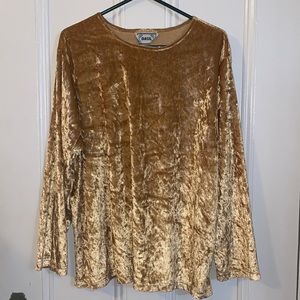 Golden velvet top size 22/24